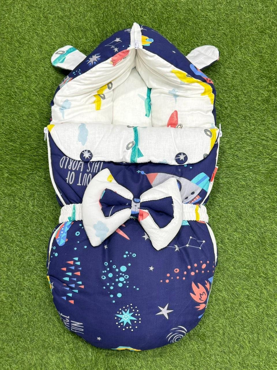 Double Bow Band Baby Carry Nest with Bear Hood (0–6 Months)